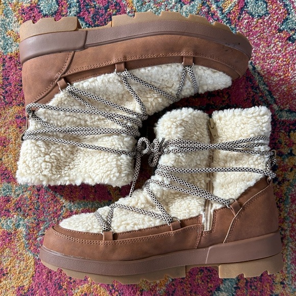 Steve Madden | Women’s Brown/Cream Faux Sherpa Zip/Lace Up Brenna Ankle Boot 9.5 - Picture 9 of 14